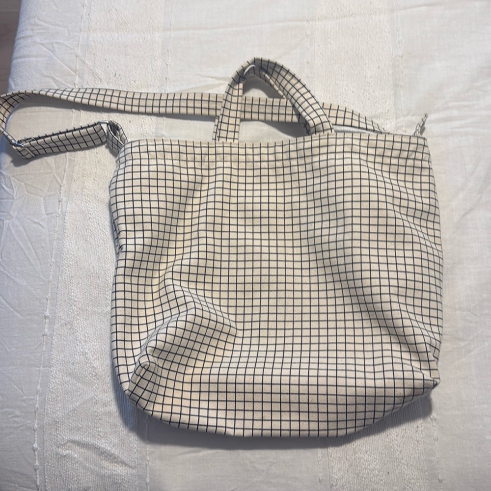 Baggu horizontal zip duck bag grid pattern